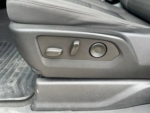 Used 2022 Chevrolet Silverado 1500 Custom AWD/4WD image 14