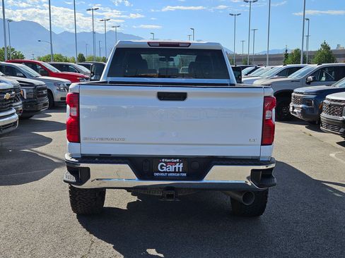 Used 2021 Chevrolet Silverado 2500 LT w/ Fleet Comfort Package AWD/4WD image 4
