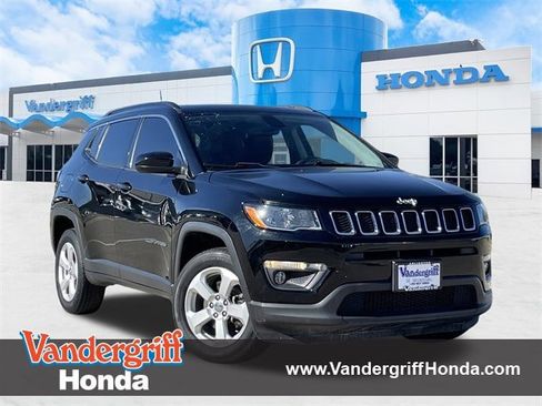 Used 2019 Jeep Compass Latitude image 1