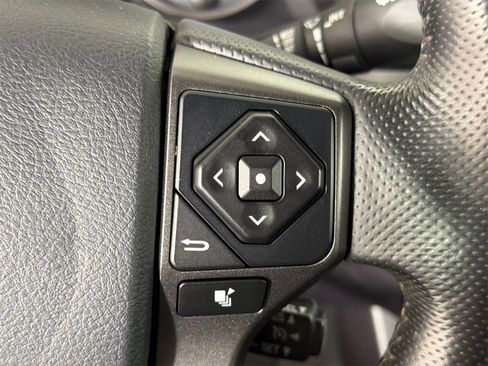 Used 2016 Toyota Tacoma TRD Sport image 26