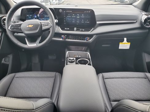 New 2026 Chevrolet Equinox LT image 4