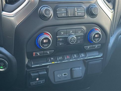 Used 2021 Chevrolet Silverado 1500 RST image 22