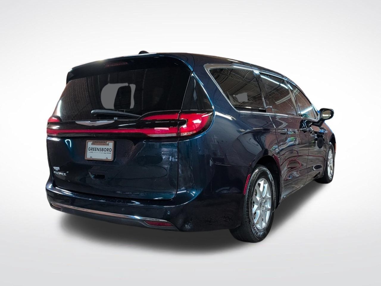 Used 2023 Chrysler Pacifica Touring-L FWD image 6
