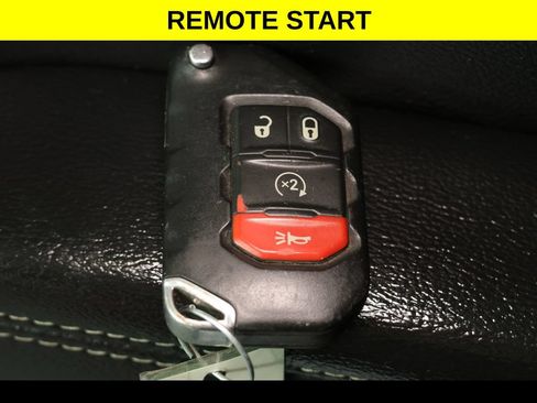Used 2022 Jeep Wrangler Unlimited Sahara w/ LED Lighting Group AWD/4WD image 8