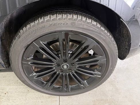 Used 2023 Land Rover Range Rover Long Wheelbase Autobiography AWD/4WD image 26