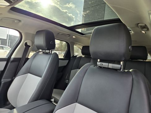 Used 2025 Land Rover Range Rover Velar Dynamic SE image 12