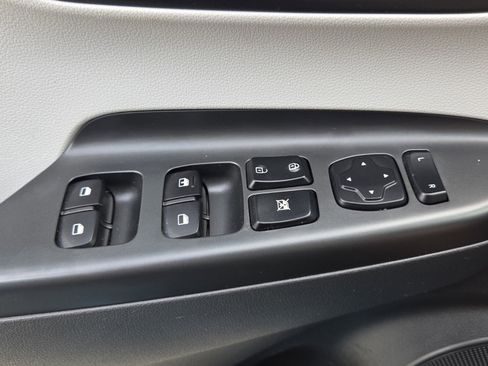 Used 2022 Hyundai Kona SE image 13