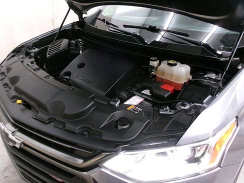 Used 2021 Chevrolet Traverse RS AWD/4WD image 36