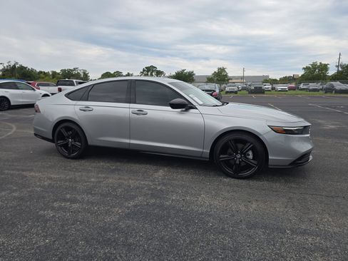Used 2024 Honda Accord Sport image 2