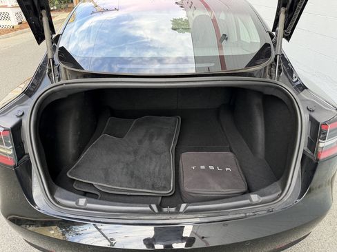 Used 2018 Tesla Model 3 Long Range AWD/4WD image 32