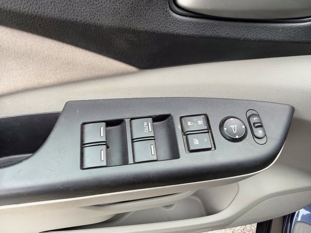 Used 2013 Honda CR-V EX image 11