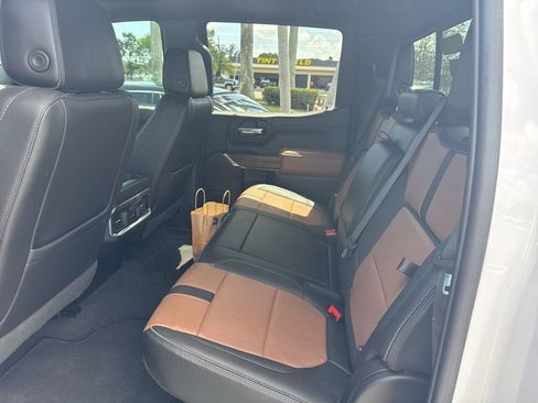 Used 2022 Chevrolet Silverado 1500 High Country w/ Safety Package II image 4