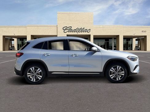 Used 2025 Mercedes-Benz GLA 250 4MATIC image 4