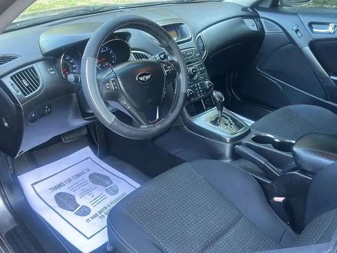 Used 2011 Hyundai Genesis 2.0T image 2