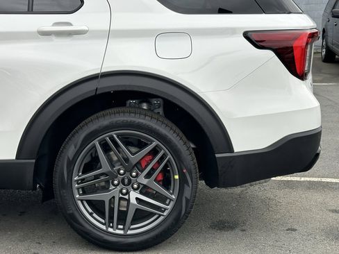 New 2026 Ford Explorer ST-Line w/ ST-Line Street Pack image 35