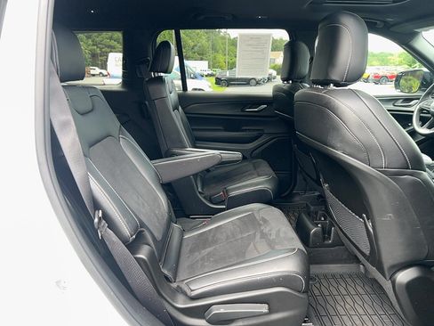 Used 2024 Jeep Grand Cherokee L Altitude RWD image 24