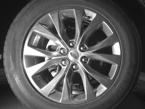 Used 2016 Ford F150 XLT AWD/4WD image 11