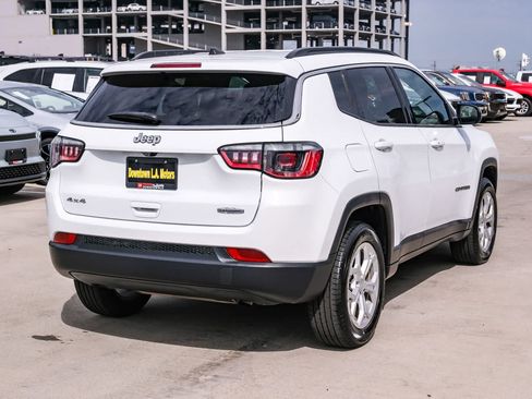 Used 2024 Jeep Compass Latitude AWD/4WD image 4