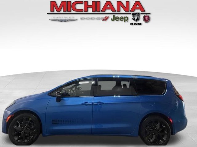 New 2027 Chrysler Pacifica Select FWD image 1