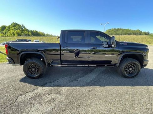 New 2026 Chevrolet Silverado 2500 ZR2 AWD/4WD image 8