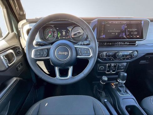 Certified 2025 Jeep Wrangler Unlimited Sahara w/ Safety Group image 5