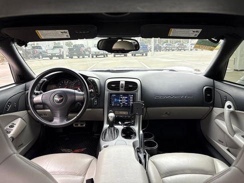 Used 2006 Chevrolet Corvette Coupe w/ Preferred Equipment Group image 8