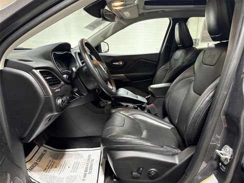 Used 2021 Jeep Cherokee Latitude Lux w/ Sun & Sound Group image 19