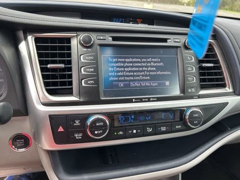 Used 2019 Toyota Highlander XLE image 5