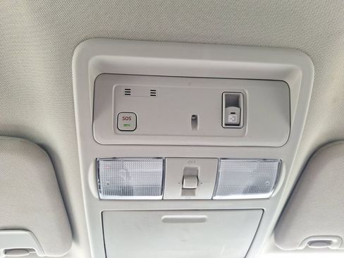 Used 2024 Nissan Titan SV w/ SV Convenience Package image 18