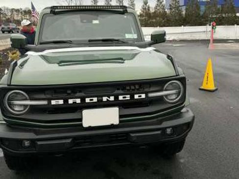 Used 2022 Ford Bronco Outer Banks AWD/4WD image 2