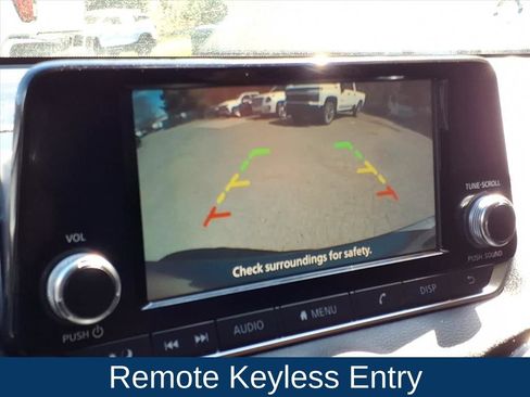 Used 2022 Nissan Sentra S image 3