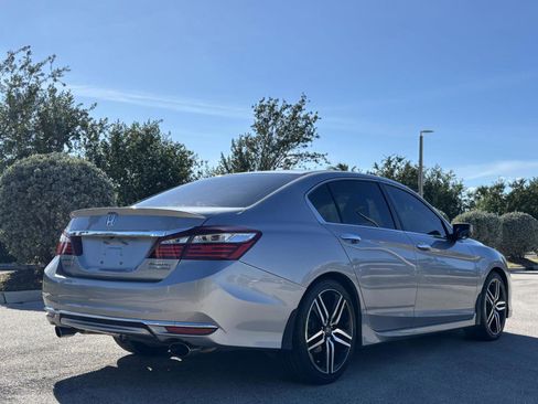 Used 2017 Honda Accord Sport Special Edition image 11