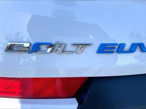 Used 2023 Chevrolet Bolt EUV Premier FWD image 8