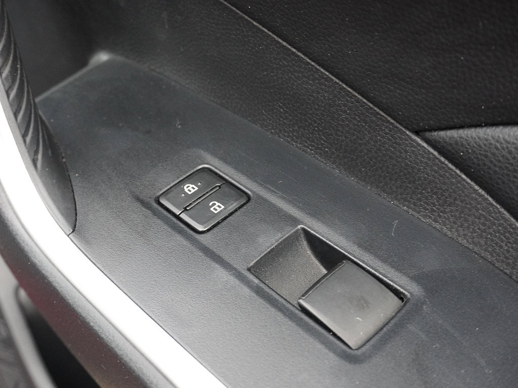 Used 2020 Toyota RAV4 LE FWD image 30