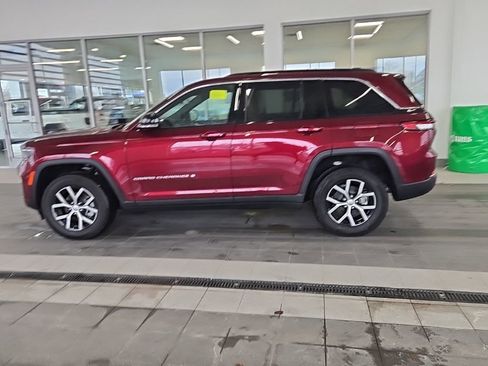 Used 2025 Jeep Grand Cherokee Limited w/ Trailer Tow Package image 6