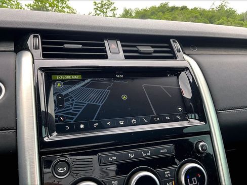 Used 2019 Land Rover Discovery HSE image 31