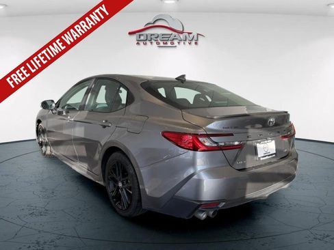 Used 2025 Toyota Camry SE FWD image 6