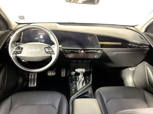 Used 2023 Kia Niro EX Touring FWD image 12