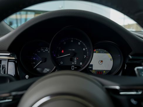 New 2026 Porsche Macan image 20