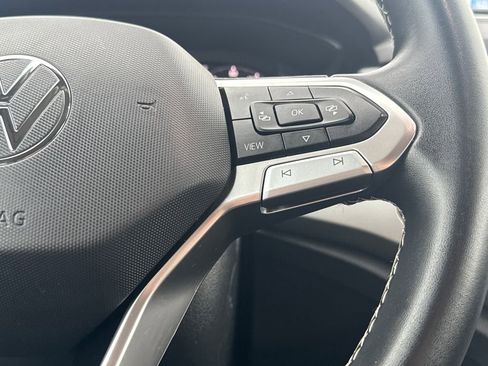 Used 2023 Volkswagen Atlas SE image 16