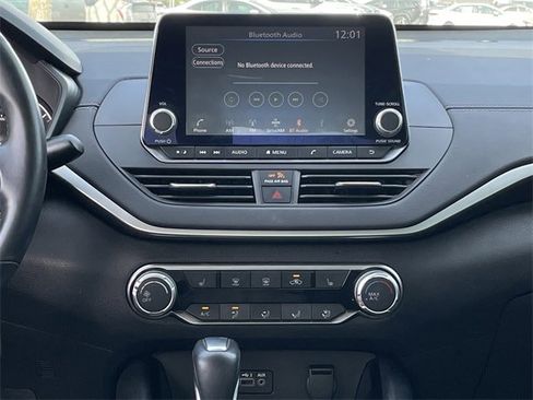 Used 2021 Nissan Altima 2.5 SV w/ SV Premium Package image 16