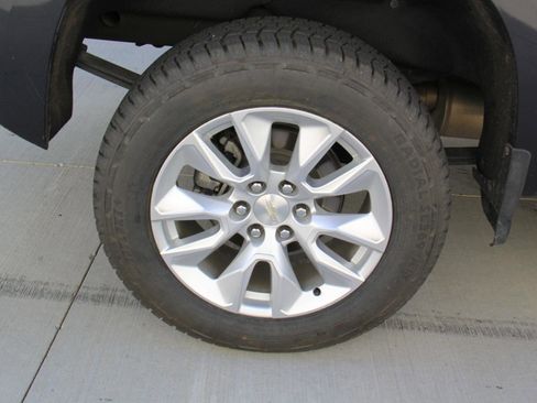 Used 2024 Chevrolet Silverado 1500 LT AWD/4WD image 28