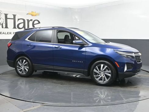 Used 2022 Chevrolet Equinox LT FWD image 1