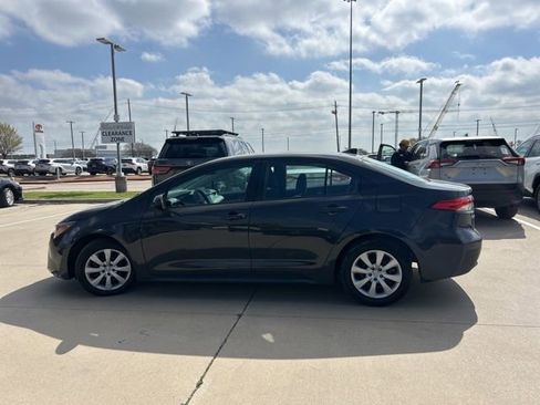 Used 2023 Toyota Corolla LE image 6