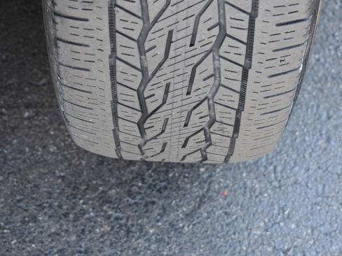 Used 2023 Buick Enclave Essence w/ Experience Buick Package image 38