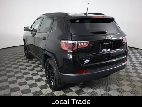 Used 2024 Jeep Compass Latitude w/ Convenience Group AWD/4WD image 6