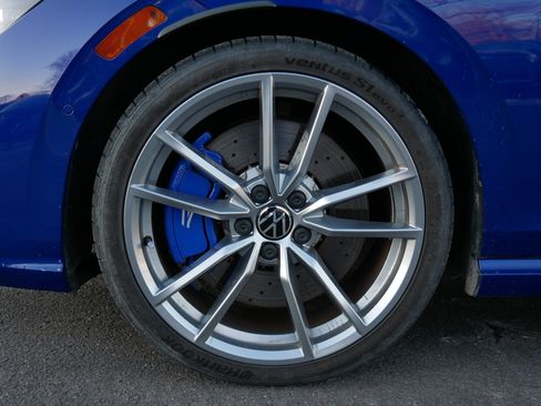 Used 2024 Volkswagen Golf R image 15