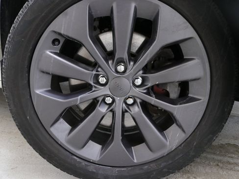 Used 2019 Jeep Cherokee High Altitude image 30