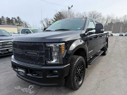 Used 2019 Ford F250 Lariat image 2