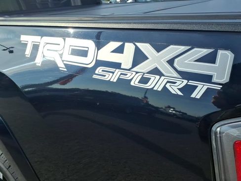 Used 2020 Toyota Tacoma TRD Sport AWD/4WD image 19
